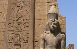 Luxor-Tempel Sitzstatue