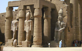 Luxor-Tempel erster Hof