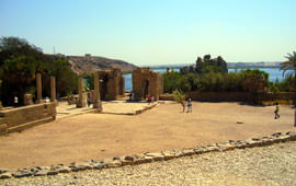 Tempel von Philae und Nil