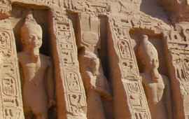 Abu Simbel Hathor Tempel Statuen