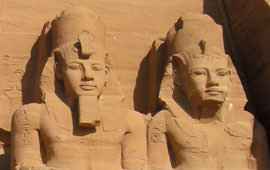 Abu Simbel Tempel Ramses II Statuen